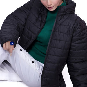 Veste matelassée élégante pour femmes, veste rembourrée ultra-chaude, parka d'hiver haut de gamme pour le style et le confort - Product Image 5