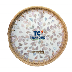 Bandeja de Ratán 100% Hecha a Mano, Sostenible y Apta para Alimentos, Elegante Bandeja de Servir con Incrustaciones de Madreperla, Estilo Vietnamita, para Sala de Estar - Product Image 1