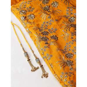 ชุดเลเฮนกาโชลีผ้าไหมไทยปักลายสีเหลืองสำหรับเจ้าสาว - Product Image 4