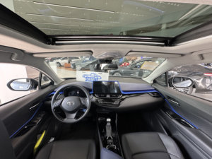 2024 <span class=keywords><strong>Toyota</strong></span> <span class=keywords><strong>CHR</strong></span> SUV pequeño Coches nuevos 2.0L Motor de gasolina con <span class=keywords><strong>precio</strong></span> bajo Stock disponible - Product Image 2