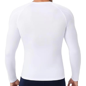 เสื้อยืดแรชการ์ดแขนสั้นสำหรับผู้ชาย ระบายอากาศได้ดี แห้งเร็ว ป้องกันรังสียูวี ผลิตจากโพลีเอสเตอร์ 85% เป็นมิตรต่อสิ่งแวดล้อม - Product Image 3