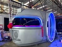 Maison capsule spatiale futuriste personnalisée en usine, fonctionnelle, mobile, épurée, robuste, installation facile, configuration intelligente