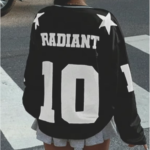 เสื้อเจอร์ซีย์อเมริกันฟุตบอลแบบสตรีทแวร์ พิมพ์ลาย โพลีเอสเตอร์ 100% ระบายอากาศได้ดี  แบบยูนิเซ็กซ์  ปักโลโก้ตัวอักษร  ชุดทีม  รับสั่งทำได้ - Product Image 2