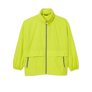 Veste coupe-vent imperméable à capuche unie pour homme, personnalisable avec logo, idéale pour la randonnée en extérieur - Product Image 3