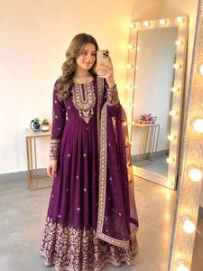 Robe Anarkali brodée violette pour femme, tenue traditionnelle indienne et pakistanaise, longueur ras du sol, coupe ample en polyester, idéale pour les mariages - Product Image 6