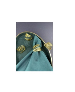 Anillo de Servilleta de Metal de Lujo, Diseñado para una Presentación de Alta Gama con un Diseño Detallado y una Superficie de Metal Pulido - Product Image 2