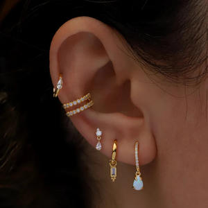 Piercing de Oro Sólido de 14K con Diamante VVS DEF Cultivado en Laboratorio, Labret con Rosca Interna y Parte Trasera Plana, Joyería al Por Mayor a Precio de Fábrica por Zisma - Product Image 3