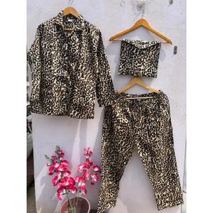 Ensemble de pyjama en coton pour femmes, imprimé léopard, ensemble de vêtements de nuit, ensemble de détente avec poche, pyjama boutonné, doux et respirant - Product Image 1