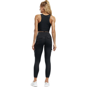 Sujetador deportivo acolchado transpirable para mujer con diseño de logo personalizado, soporte medio, espalda cruzada, 100% nailon, tipo top de yoga - Product Image 6