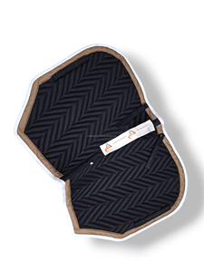 Tapis de selle tout usage en polycoton et mousse de coton noir à motif zigzag Costa Sports Equestrian pour la sécurité du cheval lors des compétitions d'équitation - Product Image 2