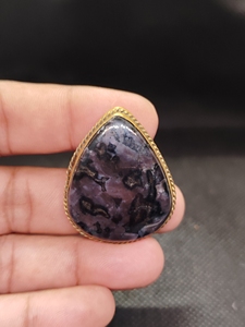 Pendentif artisanal en laiton plaqué or avec jaspe gabbro naturel, bijoux de mariage pour femmes par UDGEMS - Product Image 4