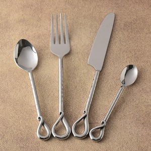 Ensemble de couverts modernes en acier inoxydable avec manches martelées, finition poli miroir, compatible lave-vaisselle, idéal pour les mariages - Product Image 1