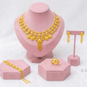 สร้อยคอโซ่ลายงูโลหะผสมสังกะสีชุบทองประดับปะการัง MOLL JEWELLERS-สร้อยคอแฟชั่นสำหรับผู้หญิง ใช้ได้ทุกวัน รับประกันโดยผู้เชี่ยวชาญ - Product Image 1