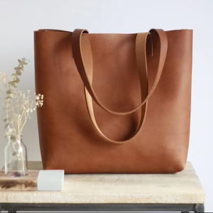 กระเป๋าโท้ทหนังแท้ทำมือสำหรับผู้หญิง รุ่นใหม่ล่าสุด ปี 2026 พร้อมซิปปิด ใช้ได้ทุกวัน ขนาดใหญ่ รุ่น LTB-0308 - Product Image 1