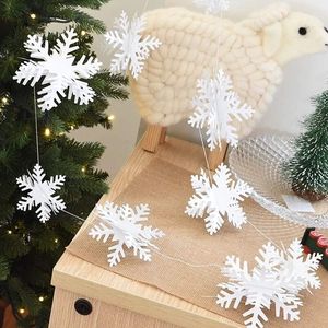 Set di 12 Grandi Decorazioni Natalizie a Forma di Fiocco di Neve Bianco, Fiocchi di Neve 3D Glitterati da Appendere per Decorazioni Festive Domestiche - Product Image 2