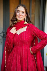 Precioso y Transpirable Vestido Anarkali / Salwar Kameez con Trabajo de Lentejuelas en Tela de Seda Pura, Especial para Bodas - Product Image 2