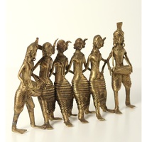 Statue élégante de couple dansant, finition antique, en aluminium moulé, métal poli moderne, objet décoratif pour salon