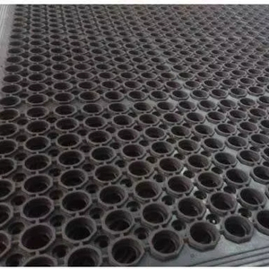 Tapis creux en caoutchouc de qualité supérieure, antidérapant, avec drainage de l'eau, design anti-fatigue, confortable, facile à nettoyer, idéal pour les cuisines commerciales - Product Image 1