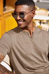 Camiseta de Cuello en V Personalizada al por Mayor para Hombre, Spandex/Algodón, Corte Ajustado, Transpirable, de Secado Rápido, Ecológica, Manga Corta, 220g, Informal - Product Image 3