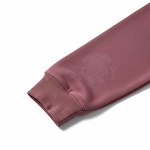 Sweat-shirt léger de luxe pour homme, fabriqué avec un tissu dense et une doublure intérieure douce pour une utilisation durable - Product Image 6