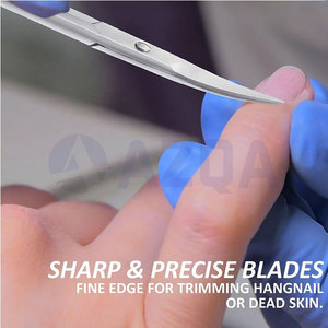 Ciseaux à cuticules professionnels en acier inoxydable, courbés, avec lames affûtées pour le soin des ongles et la manucure - Product Image 2