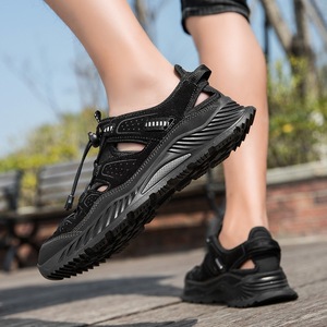 Sandalias de exterior con punta cerrada y empalme de malla transpirable para hombre, suela gruesa antideslizante, informales, deportivas, para caminar en la playa, zapatos masculinos - Product Image 4