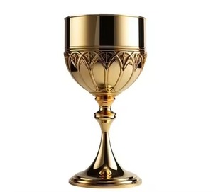Gobelet à vin classique en or avec un design orné, calice en métal à long pied, vaisselle décorative pour les occasions de mariage - Product Image 1