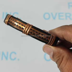 Brazalete Magnético de Cobre Puro Envuelto en Cuero Moderno de Primera Calidad para Hombre, Brazalete Terapéutico Elegante para Aliviar la Artritis y Equilibrar la Energía Diaria - Product Image 1