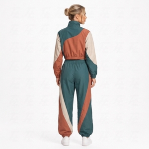 Ensemble de survêtement coupe-vent pour femmes, idéal pour la course et l'entraînement, avec logo personnalisé, vêtements de sport légers, fabricant - Product Image 2
