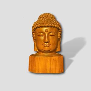 Sculpture de tête de Bouddha en bois faite à la main, figurine d'art religieux sculptée avec un design zen asiatique pour la décoration de la maison ou du bureau - Product Image 1