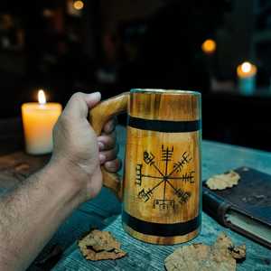 Mug en bois de pin sculpté à la main, avec revêtement alimentaire, pour boissons et repas rustiques, à prix avantageux - Product Image 2