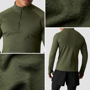 บริการ OEM เสื้อคอมเพรสชั่นผู้ชายน้ำหนักเบา ทรงปกติ ลายเรียบ เป็นมิตรกับสิ่งแวดล้อม ระบายอากาศได้ดี กันยับ แห้งเร็ว - Product Image 4