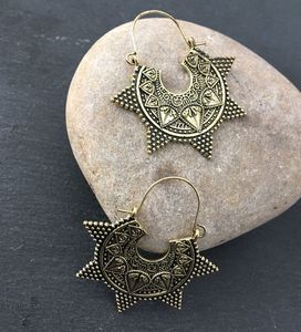 Pendientes de Aro de Latón Estilo Bohemio Tradicional con Diseño de Mandala para Bodas y Fiestas, Joyería Étnica de Moda de Primera Calidad - Product Image 1