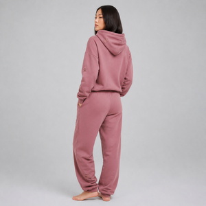 Vêtements de sport pour femmes en gros, fabriqués en usine, avec tissu de qualité, designs personnalisés, apparence élégante et coupe confortable. - Product Image 4