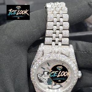นาฬิกาข้อมือผู้ชาย ICE LOOK หรูหรา ตัวเรือนสแตนเลสสตีล ขนาด 40 มม. หน้าปัดทรงกลมประดับเพชร ระบบอนาล็อกควอตซ์ พร้อมหน้าปัดลาย Monopoly และกระจกแซฟไฟร์ - Product Image 2