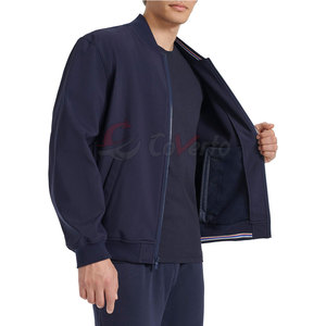 Chaqueta bomber de color sólido con cremallera completa para hombre, chaqueta bomber ligera de primera calidad para hombre - Product Image 4