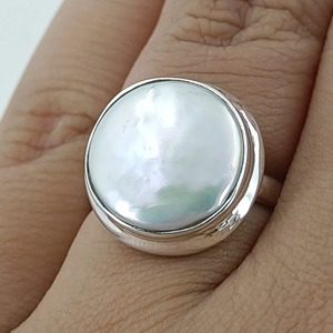 Bague en argent sterling fait main avec perle naturelle ronde sertie clos, bijou bohème, cadeau pierre de naissance de juin - Product Image 6