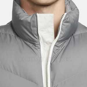 Chaleco acolchado ligero para hombre, ideal para invierno, actividades al aire libre, senderismo, viajes y clima frío, con relleno térmico suave. - Product Image 4