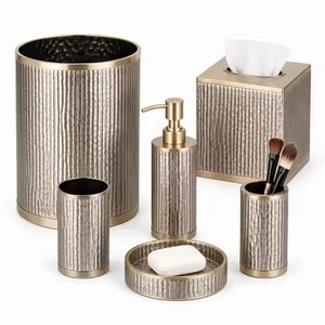 Ensemble de salle de bain élégant en métal rond, collection de produits de bain décoratifs pour la maison, l'hôtel, le resort, le spa, la salle de bain, la vanité - Product Image 5