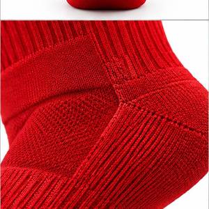 Calcetines Rojos de Estilo Deportivo, Tejidos, Transpirables, con Forro de Algodón, Ajuste Regular, para Yoga, Voleibol y Uso Diario - Product Image 4