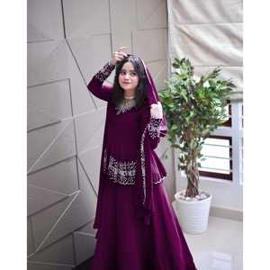 เสื้อปาร์ตี้สวยๆของผู้หญิงกับชุด lehenga & dupatta ที่หรูหราและมีสไตล์ - Product Image 6