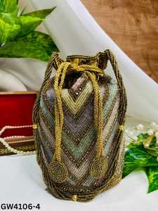 Nouvel Arrivage Magnifique Pochette Traditionnelle Potli pour Femme, Faite à la Main, avec Impression en Relief Multicolore et Broderie Zardozi, pour Mariage et Soirée - Product Image 6