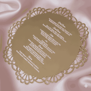 Menu de mariage rond en acrylique miroir doré de luxe avec bord festonné découpé au laser et impression blanche, menu de table personnalisé - Product Image 2