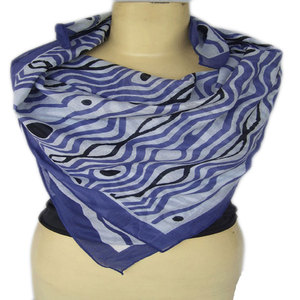 Écharpe en mousseline élégante à franges perlées, légère et transparente, accessoire de mode fluide et doux pour soirées, mariages et occasions décontractées - Product Image 2