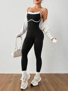 Combinaison de yoga côtelée sans couture pour femmes |   Combinaison active à manches longues et col carré |   Survêtement de sport respirant en polyester et élasthanne - Product Image 3