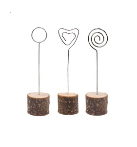 Porte-numéros en métal au design minimaliste avec base en bois, organisateur de bureau, porte-cartes de table - Product Image 1