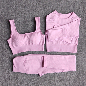 Ensemble de yoga 2 pièces côtelé pour femme : Crop top à col rond et débardeur à bretelles ajustables, short taille mi-haute respirant, rose uni, sans couture, élastique - Product Image 3