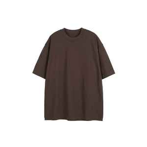 Camiseta de algodón 100% transpirable, estilo vintage, estampada, informal, para hombre, con cuello redondo, manga corta y corte holgado. - Product Image 3