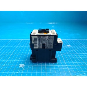 Contactor Magnético Fuji SC-0 Usado Como Está, Piezas de Equipos Semiconductores Legacy - Product Image 5