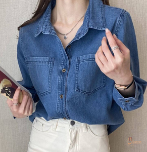 เสื้อเชิ้ตยีนส์ผู้หญิง แขนยาว ติดกระดุม ทรงหลวม ปกคอพับ สีพื้น ผ้าทวิล แขนยาวเต็มตัว - Product Image 4